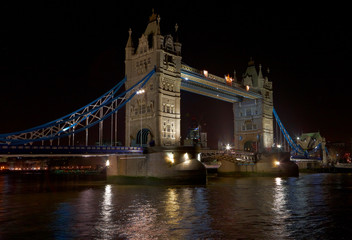 Tower Bridge, London - right side at full darkness