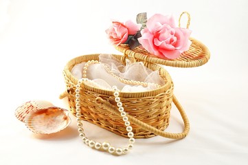 decorative basket and pearl