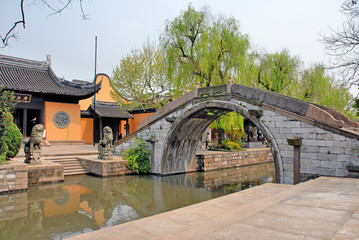 Fototapeta na wymiar Nanxun wioska starożytny most i buddyjskiej świątyni