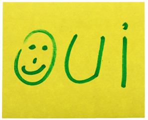 post-it mémo smiley jaune oui souriant fond blanc
