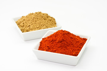 Chilipulver und Korianderpulver, chili powder and coriander powd