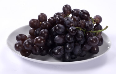 Uva nera sul piattino