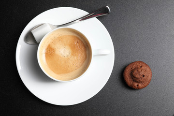 tasse à café et petit gateau