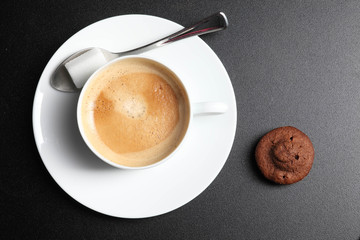 tasse à café et petit gateau © Artlux