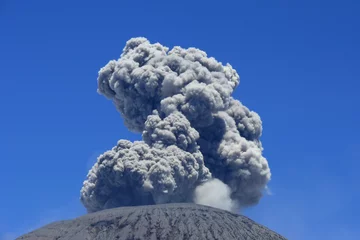 Fotobehang volcan semeru © piratedub