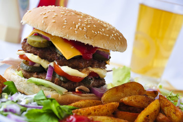 Hamburger und Potato