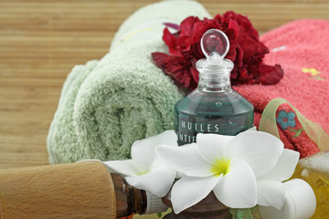 décor zen, spa, massage, aromathérapie, fond blanc