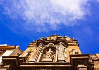 Obraz premium The dome of the church against a background of blue sky. Cordoba