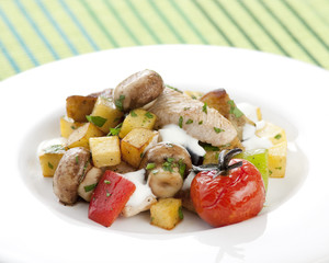 Huhnerfleisch mit Champignon