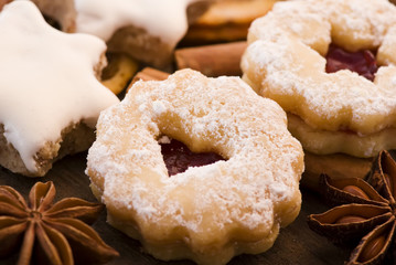 Spitzbuben und Zimtsterne