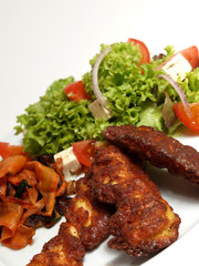 Piccata Milanese an frischem Salat