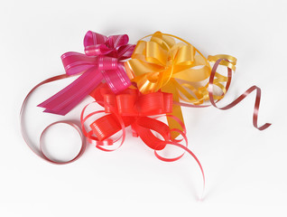 Varicoloured bows for the decoration of gifts