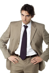 jeune homme d'affaires fâché