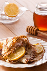 Pancakes With Honey & Lemon