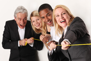 teamwork an einem strang ziehen