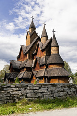 Fototapeta na wymiar Heddal stavkirke w Norwegii