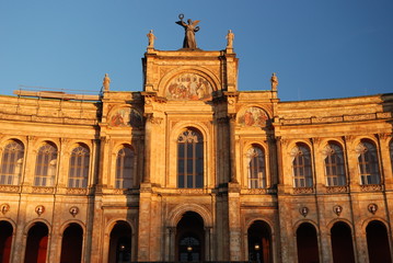 Das Maximilianeum in München