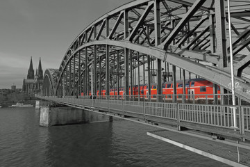Obraz premium Kölner Dom, Hohenzollernbrücke