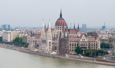 Fototapeta na wymiar Parliament in Budapest