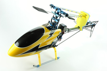 Hélicoptère modèle réduit aluminium et carbone