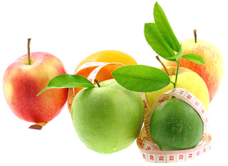 fruits; pommes, orange, citron, régime minceur fond blanc