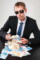 Mann mit Geld