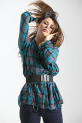 jeune femme mouvement de tete