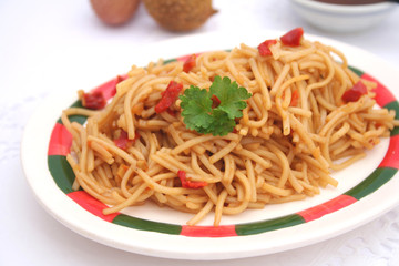 Asiatisches Nudelgericht