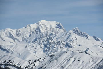Fototapeta na wymiar Mont Blanc sous la neige, Alpes, France