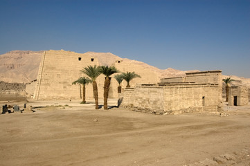 Fototapeta na wymiar Medinet Habu Temple, Egypt