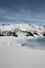Fototapeta na wymiar Montagne, Beaufortain sous la neige, Savoie, Areches, Alpes