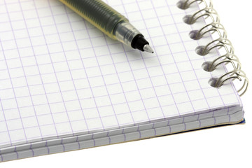 carnet spirale stylo noir fond blanc
