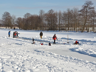 Eistocksch&uuml;tzen am See