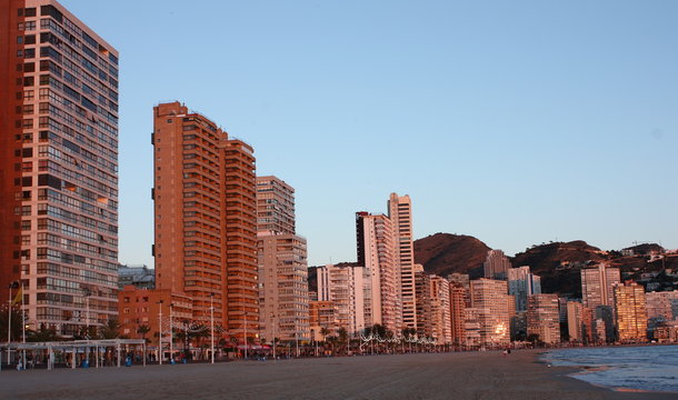 edificios en la playa de Benidorm