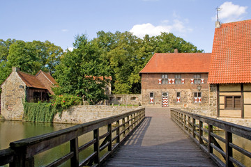 Fototapeta na wymiar Vorhof zur Wasserburg Vischering (Münsterland)