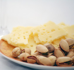 Pistazien und Käse
