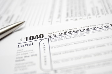 Filling individualfederal tax return form
