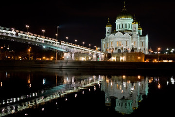 Fototapeta na wymiar Bridge to Cathedral of Christ the Saviour, Moscow, Russia