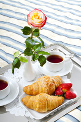 breakfast in the bed, darling!