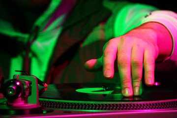 deejay playing