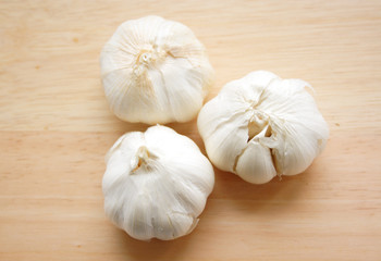 Close up of garlic on a chopping board