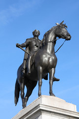 Fototapeta na wymiar Pomnik króla Jerzego VI w Londynie