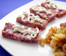 Sülze mit Kartoffeln