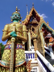 Obraz premium Buddhist temple in Bangkok, Thailand.