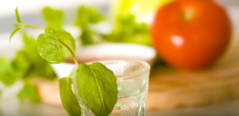 macro basil