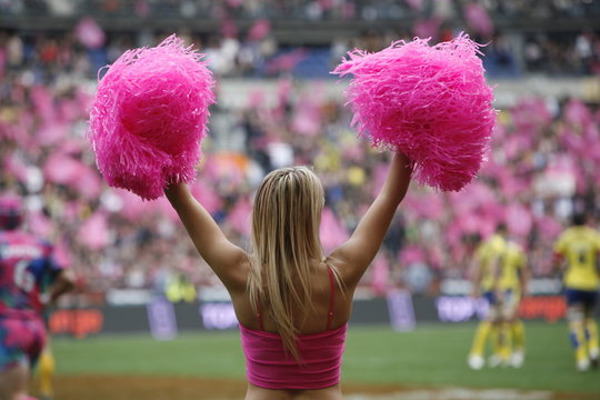 Pom pom girl