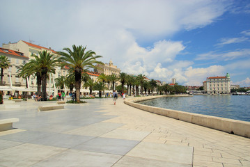 Split 12