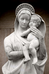Fototapeta na wymiar Matki Boskiej z Dzieciątkiem Jezus