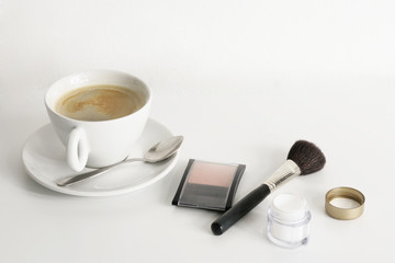 Obraz na płótnie Canvas Kaffee und Make-Up