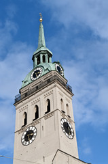 Kirchturm von St. Peter in München